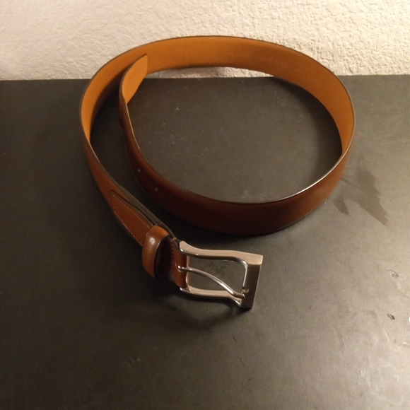 GORGEOUS NEW Berragamo Italy Tan Sz 40" Genuine Leather Belt w Chrome Buckle. - Picture 4 of 5